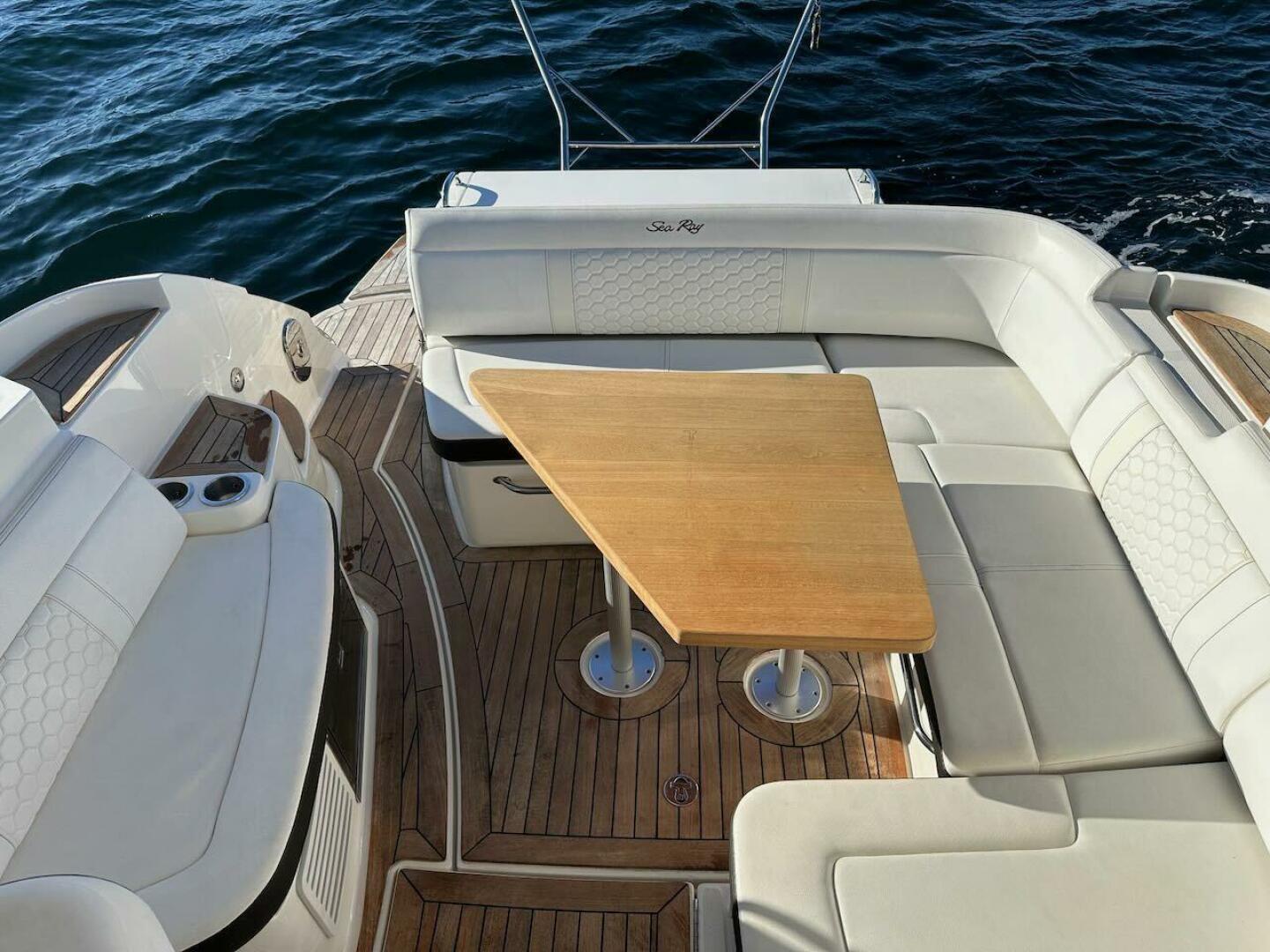 Slide: The Image of Sea Ray Sundancer 350 Coupe 2018 - 4972917