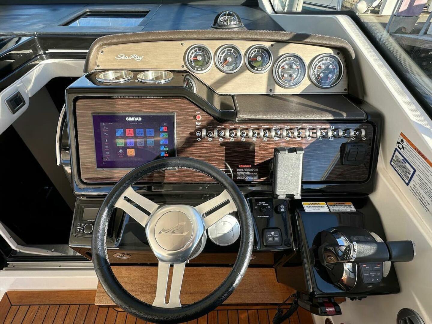 Slide: The Image of Sea Ray Sundancer 350 Coupe 2018 - 4972927