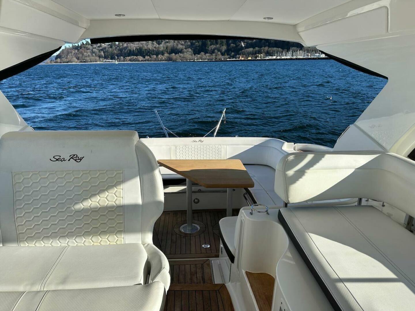 Slide: The Image of Sea Ray Sundancer 350 Coupe 2018 - 4972928