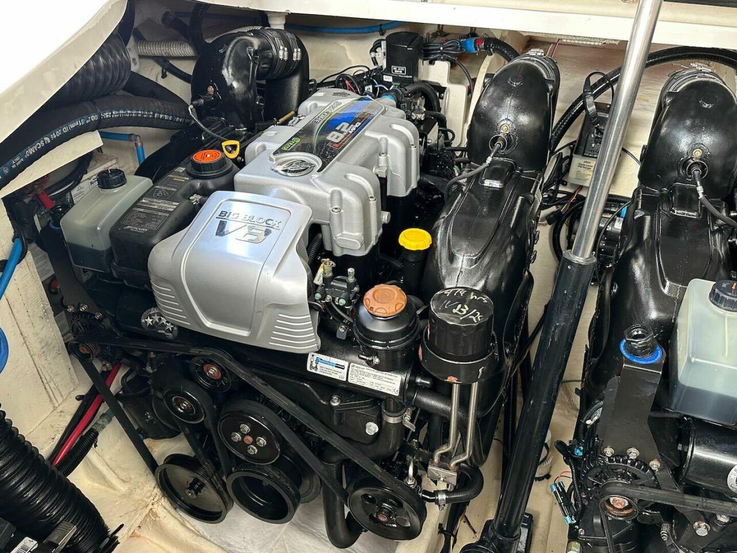 Slide: The Image of Sea Ray Sundancer 350 Coupe 2018 - 4972944
