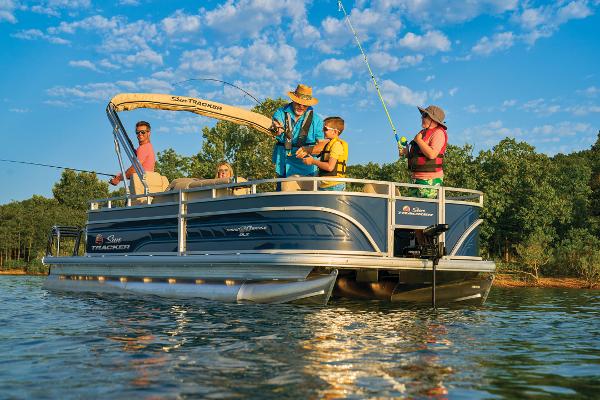 Slide: The Image of Sun Tracker Fishin' Barge 20 DLX 2024 - 43