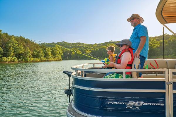 Slide: The Image of Sun Tracker Fishin' Barge 20 DLX 2024 - 47