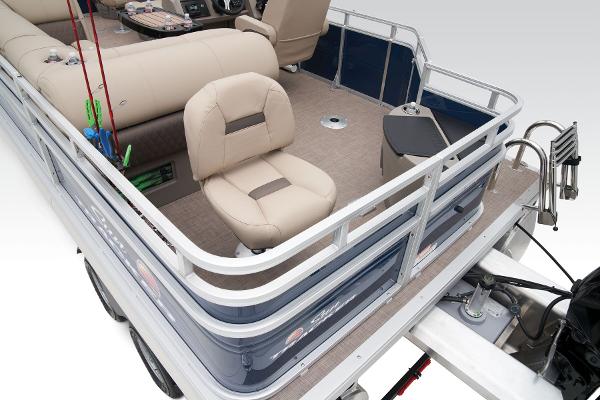 Slide: The Image of Manufacturer Provided Image: Sun Tracker Fishin' Barge 20 DLX - 32