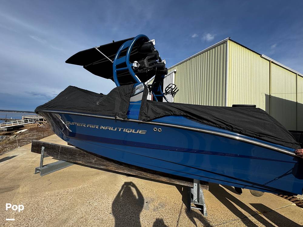 Slide: The Image of Super Air Nautique 210 2016 - 14995479