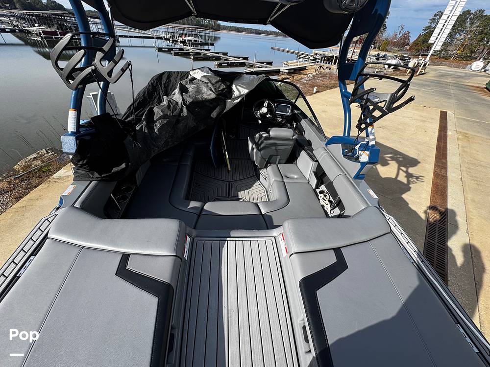 Slide: The Image of Super Air Nautique 210 2016 - 14995481