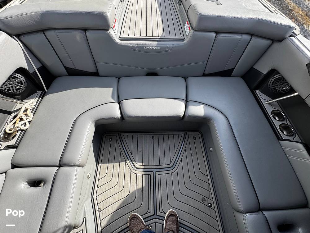 Slide: The Image of Super Air Nautique 210 2016 - 14996828