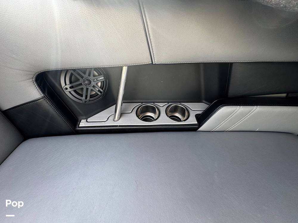 Slide: The Image of Cup Holders And Speakers - 14996830