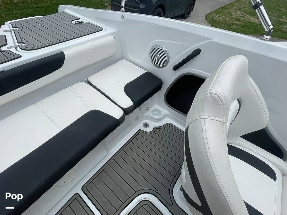 Slide: The Image of Tahoe 450 TF 2021 - 15294733