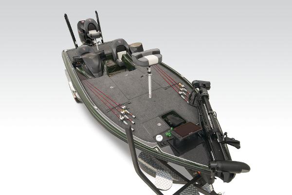 Slide: The Image of Triton 20XP Patriot 2025 - 10