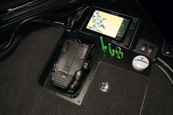 Slide: The Image of Triton 20XP Patriot 2025 - 23