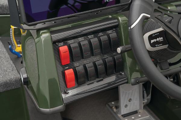 Slide: The Image of Triton 20XP Patriot 2025 - 50