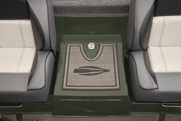 Slide: The Image of Triton 20XP Patriot 2025 - 60