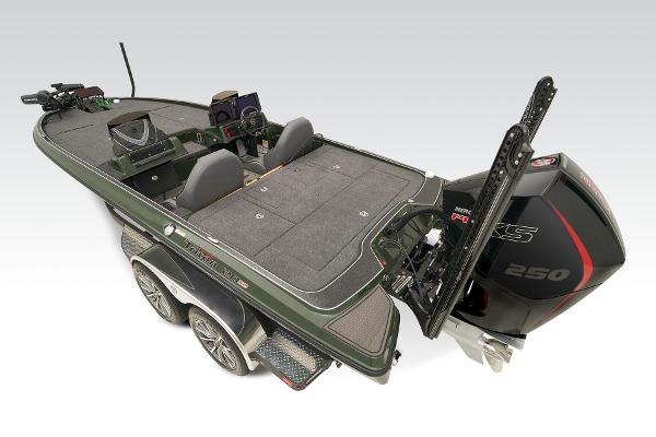 Slide: The Image of Triton 20XP Patriot 2025 - 70