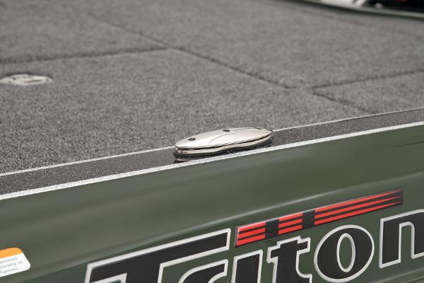 Slide: The Image of Triton 20XP Patriot 2025 - 79