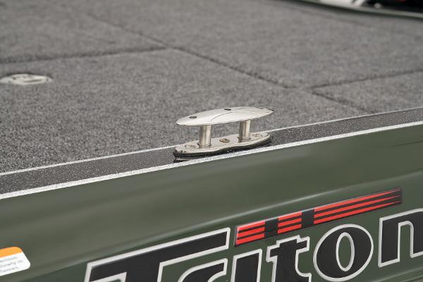 Slide: The Image of Triton 20XP Patriot 2025 - 80