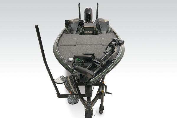 Slide: The Image of Triton 20XP Patriot 2025 - 9