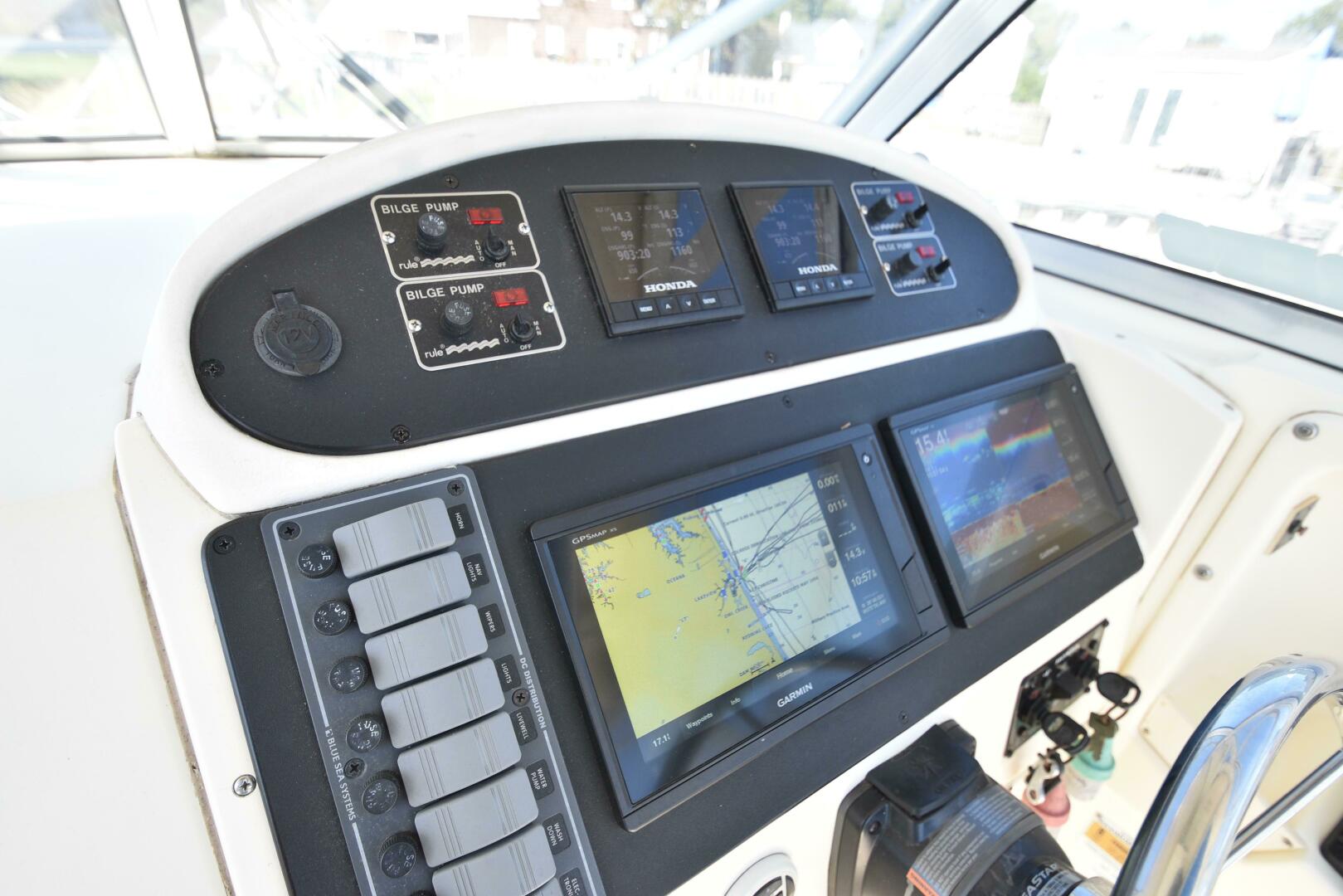 Slide: The Image of World Cat 270 EC 2003 - 4705016