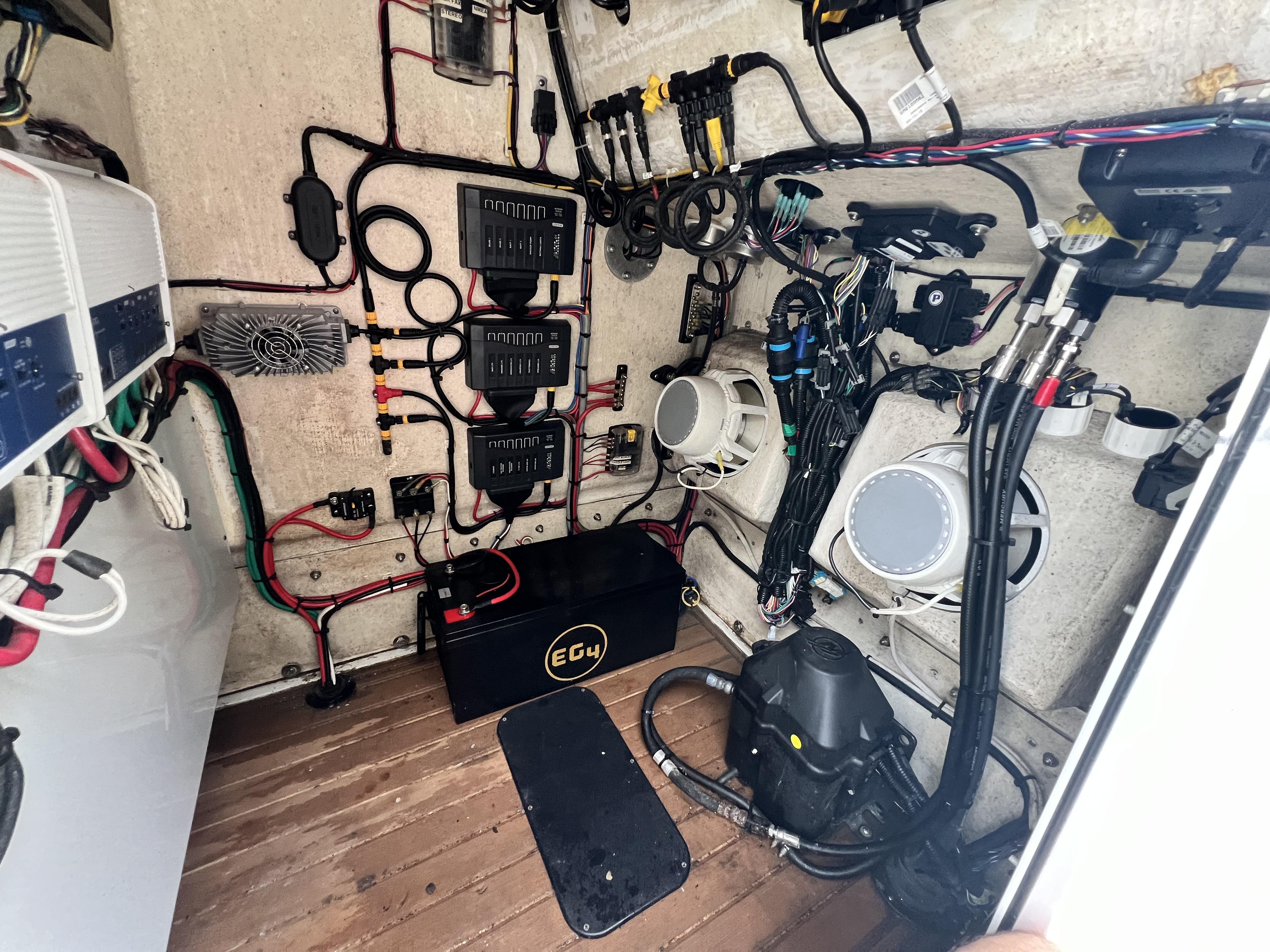 Slide: The Image of 2018 Yellowfin 29 boat electrical system and wiring setup. - 33